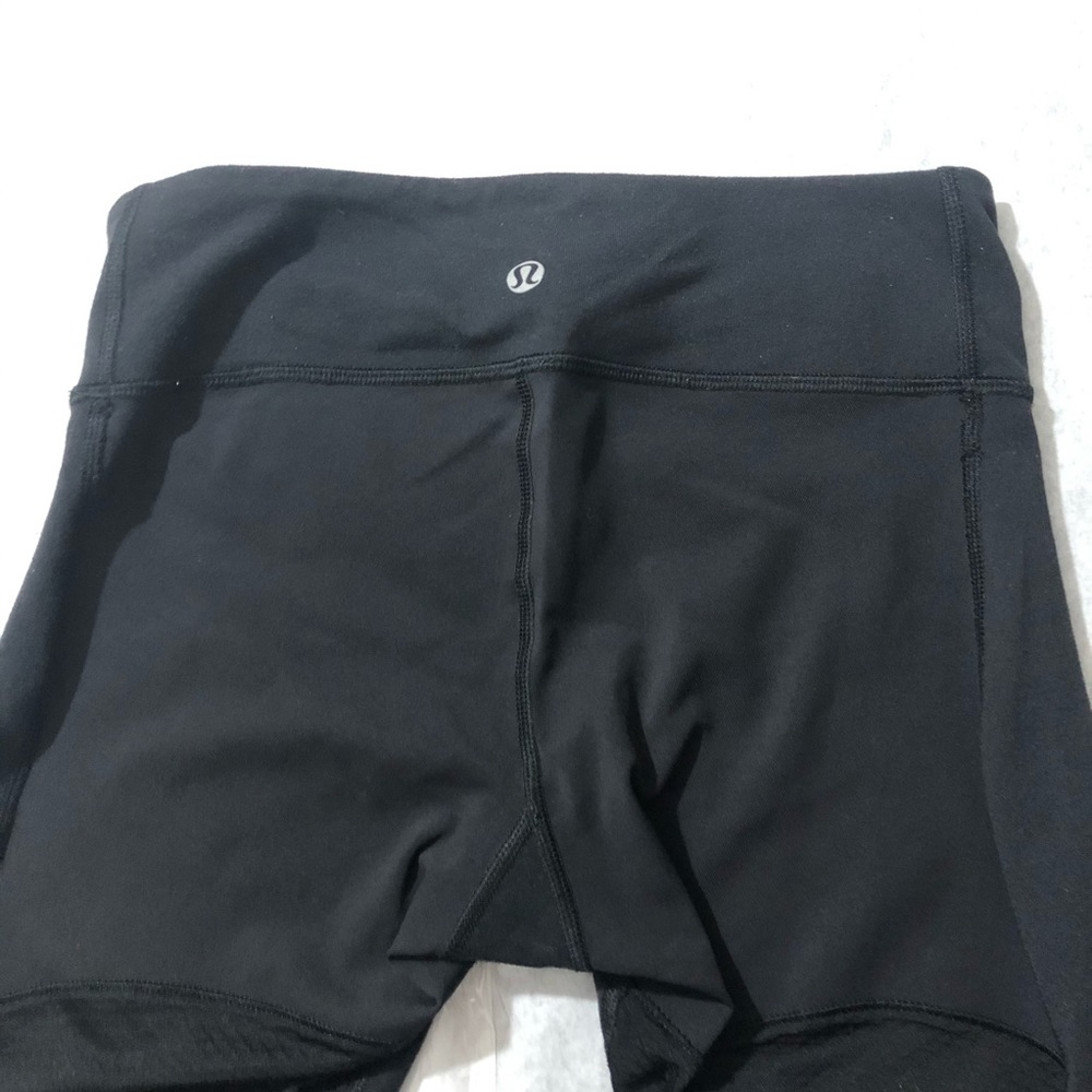 Lululemon Low Rise Capri. - Picture 6 of 7